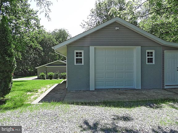 3rd image of 700 Sonne Dr
