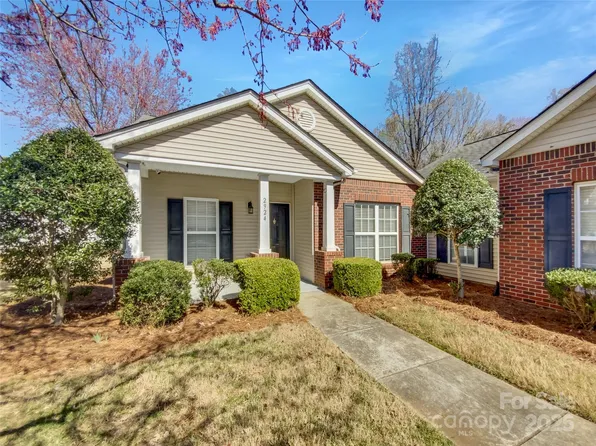 2924 Zion Renaissance Ln, Charlotte, NC 28269