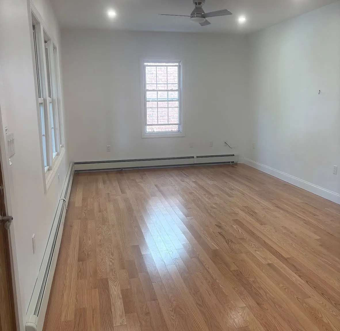 3 bed, 1.5 bath, 1000 sqft, $3,500 — Photo 3