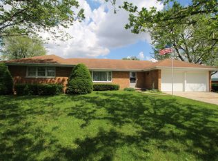 210 S Oppyville Rd, Watseka, IL 60970