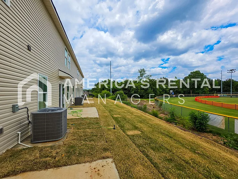 4115 Hudson Rd — Photo 23