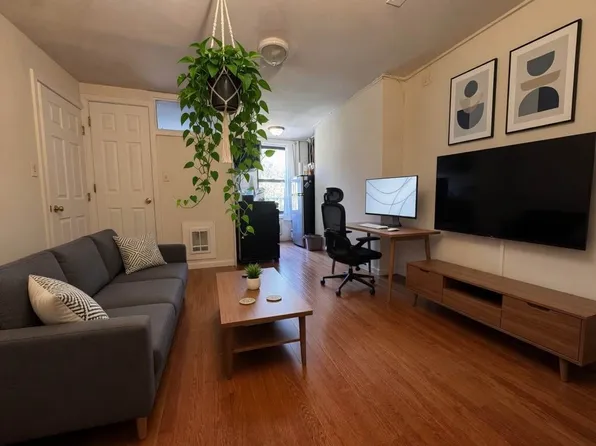518 East 6th Street image 1 of 13