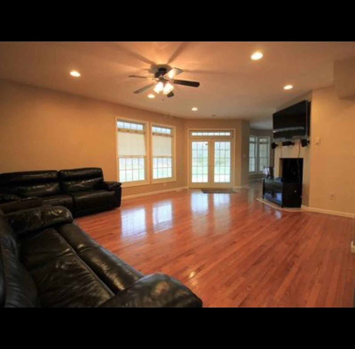 5 bed, 4052 sqft, $3,850 — Photo 3