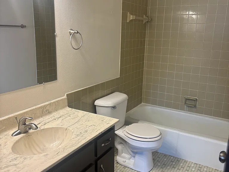 123 Parkview Cir #6 — Photo 5