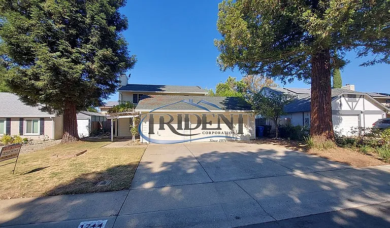 1744 Greengate St — Photo 2
