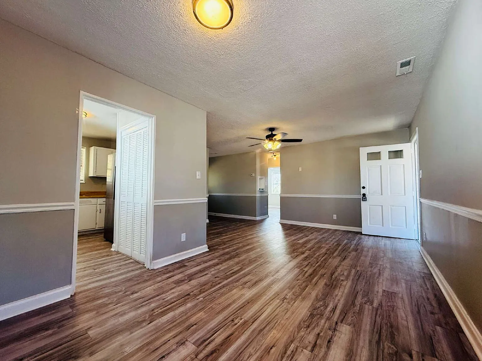 2 bed, 1.0 bath, 922 sqft, $1,250 — Photo 4