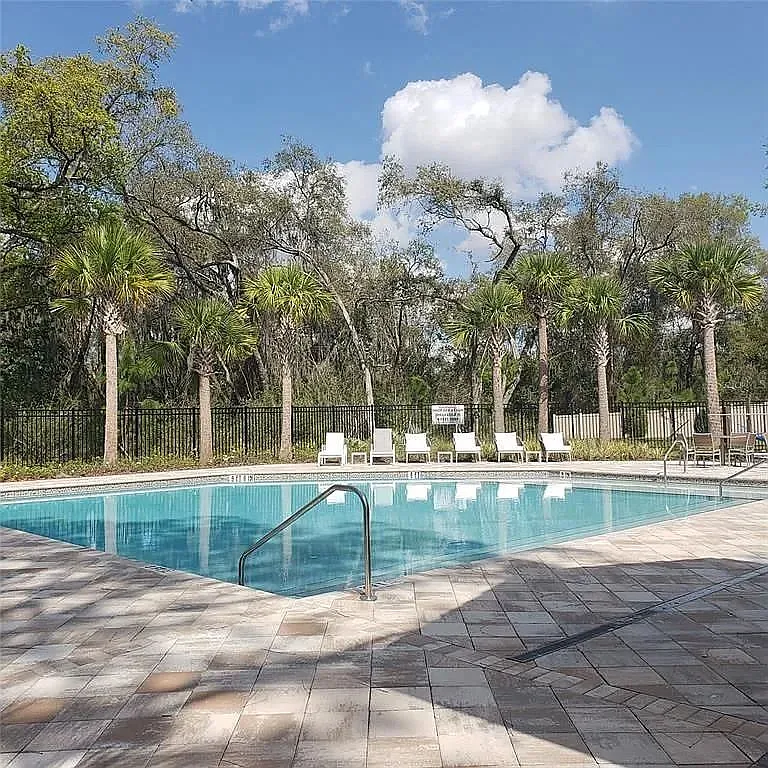 5 bed, 3.0 bath, 2447 sqft, $2,645 — Photo 3