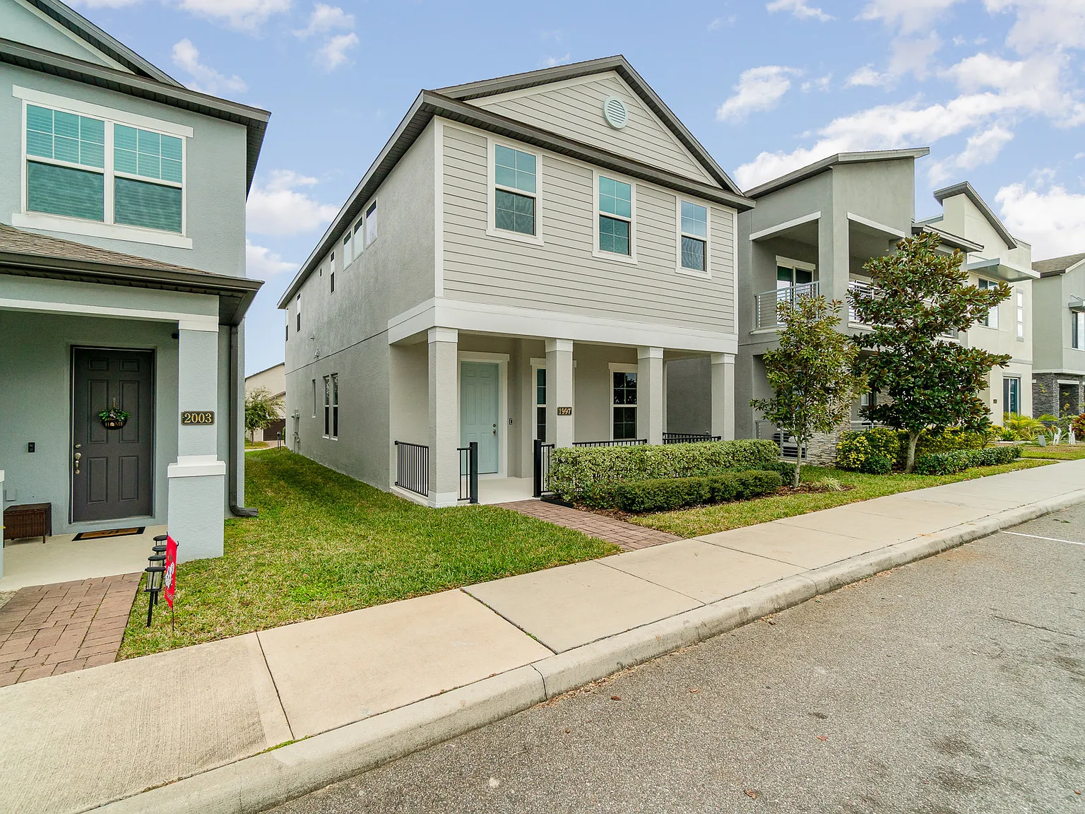 4 bed, 2.5 bath, 2076 sqft, $3,100 — Photo 2