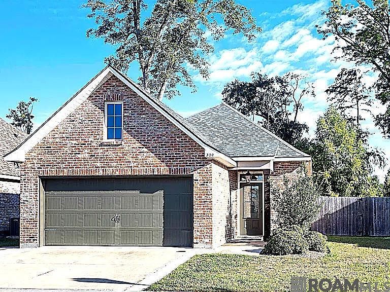 1st image of 320 Lake Breeze Dr