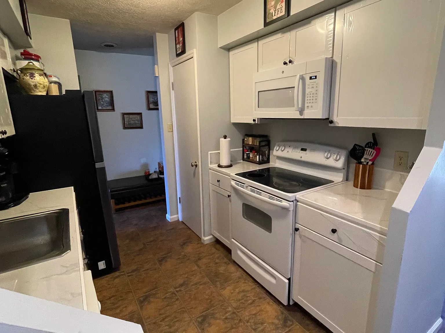 3 bed, 1071 sqft, $1,750 — Photo 3