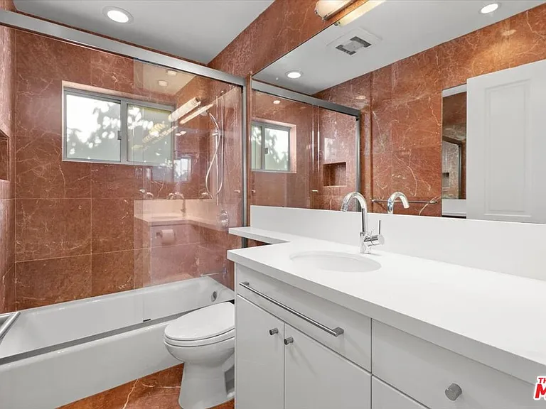 4031 Hollyline Ave — Photo 20