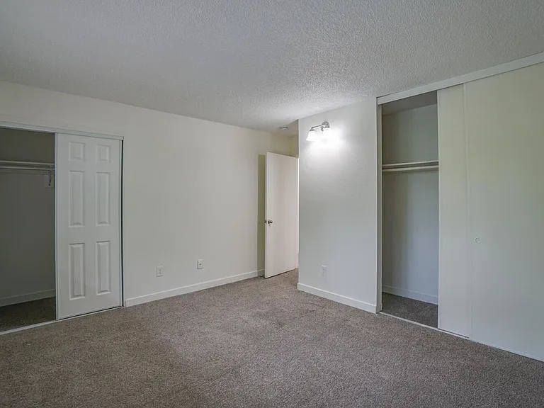 5128-5218 SW Franklin Ave — Photo 64