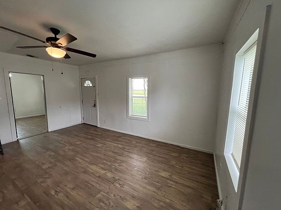 3rd image of 9676 Hildebrandt Rd