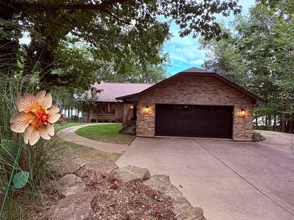 12299 Pebble Point Rd, Marion, IL 62959
