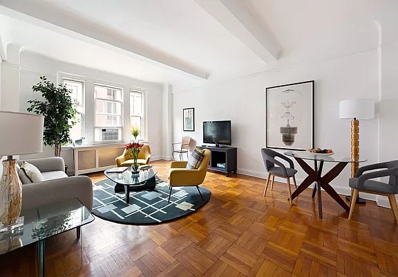 2nd image of 330 W 72nd St APT 2C
