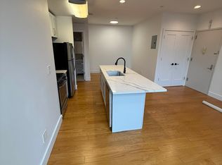 2527 18th St APT 2A, Astoria, NY 11102