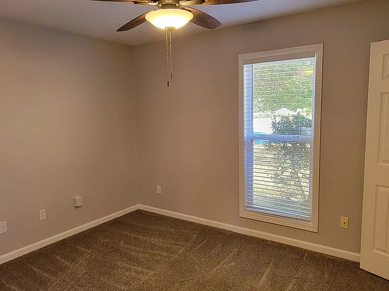 134 Liverpool Cv — Photo 19