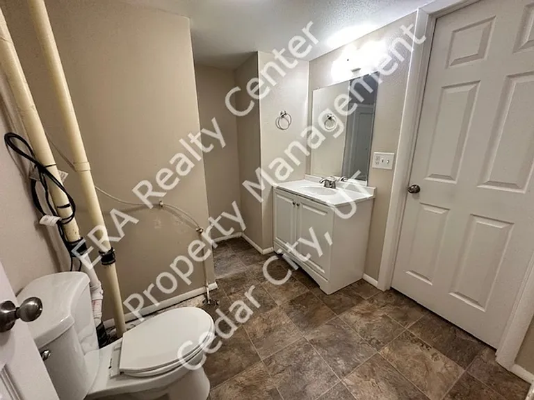 294 S Dewey Ave — Photo 20