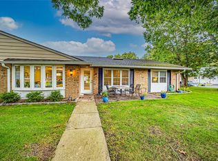 301 Cardiff Ct UNIT B, Ridge, NY 11961