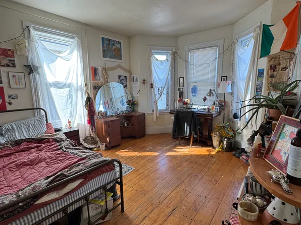 108 Hyde Park Ave, Jamaica Plain, MA