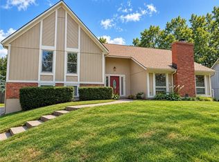6919 Hallet Dr, Shawnee, KS 66216