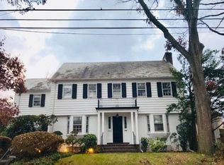 18202 Aberdeen Rd, Jamaica, NY 11432