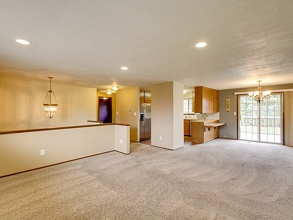 3rd image of 1256 SE Independence Dr