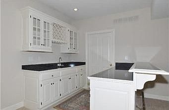 3rd image of 2809 S Breckenridge Dr
