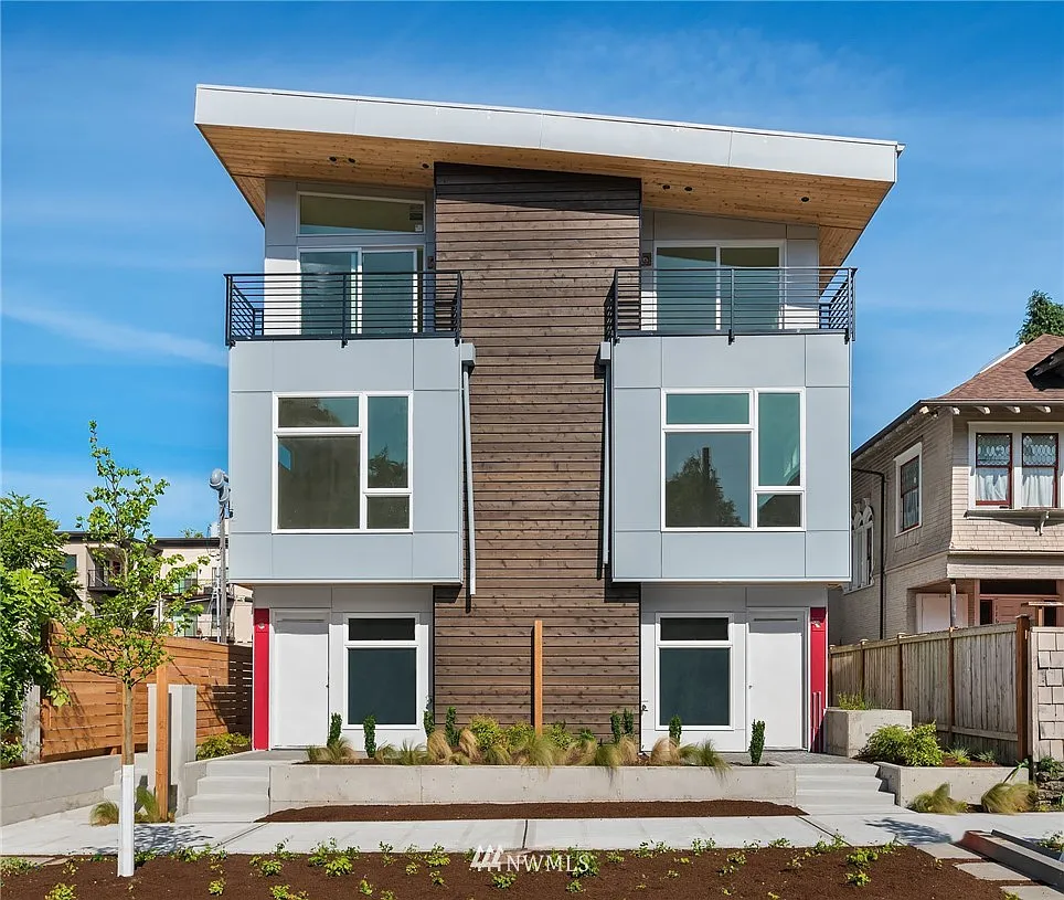 122 A 17th Avenue E photo 1