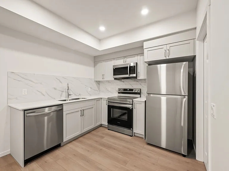 527 Black Stone Blvd — Photo 6