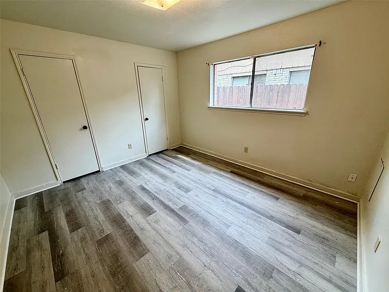 5015 Glendower Dr — Photo 12