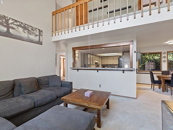 3rd image of 7655 Ridgewood Dr