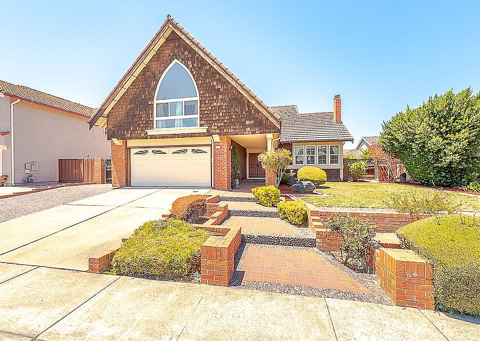 1st image of 575 Ondina Dr