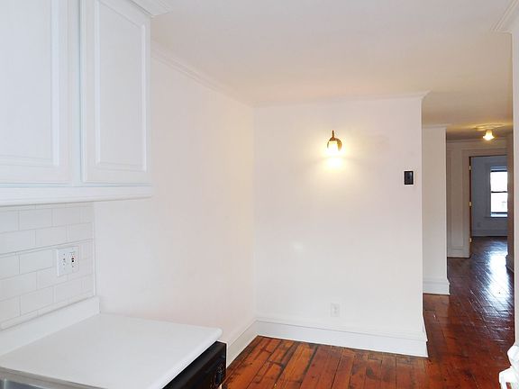 3rd image of 678 President St #3