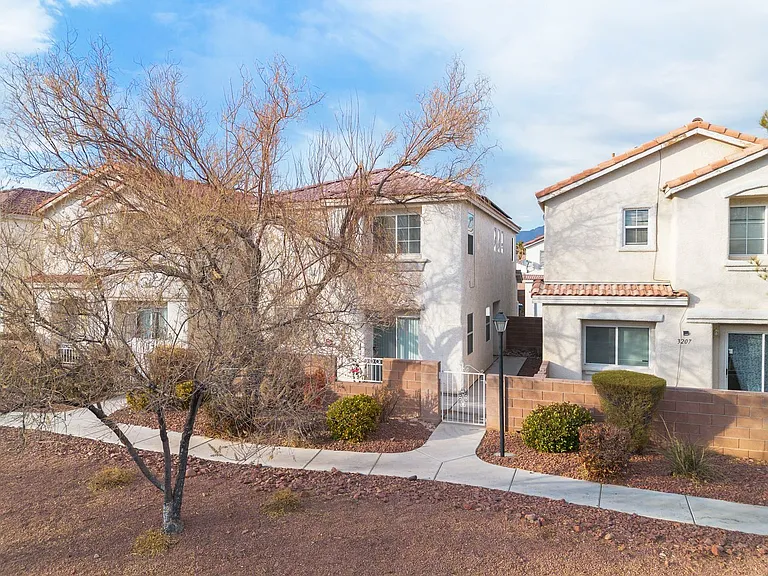 3211 Sunrise Cove Ave — Photo 26