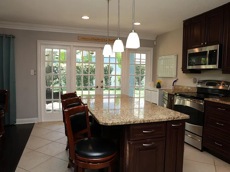 4118 W Palmira Ave — Photo 10