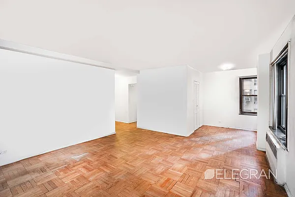 Sold by (Legacy) Elegran | media 11