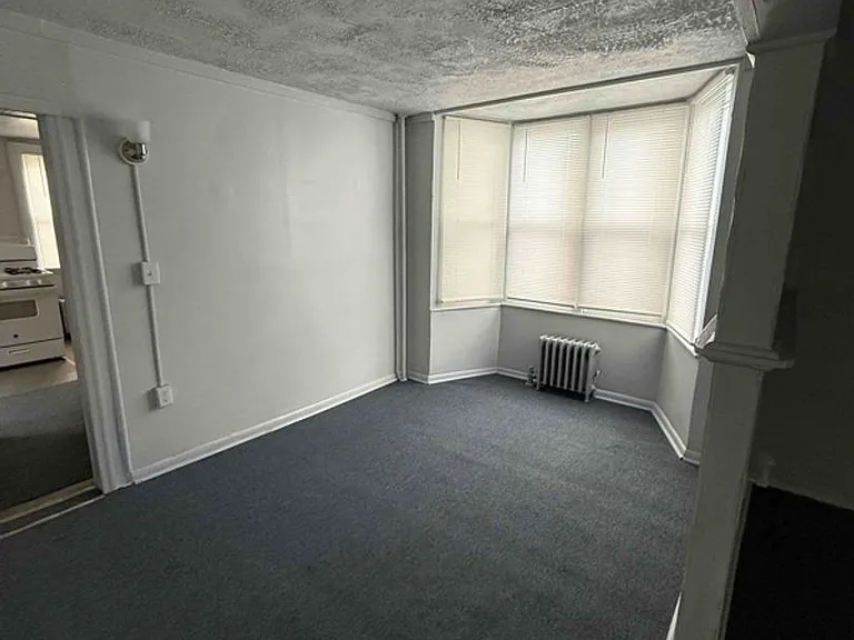 148 S Van Buren Ave — Photo 8