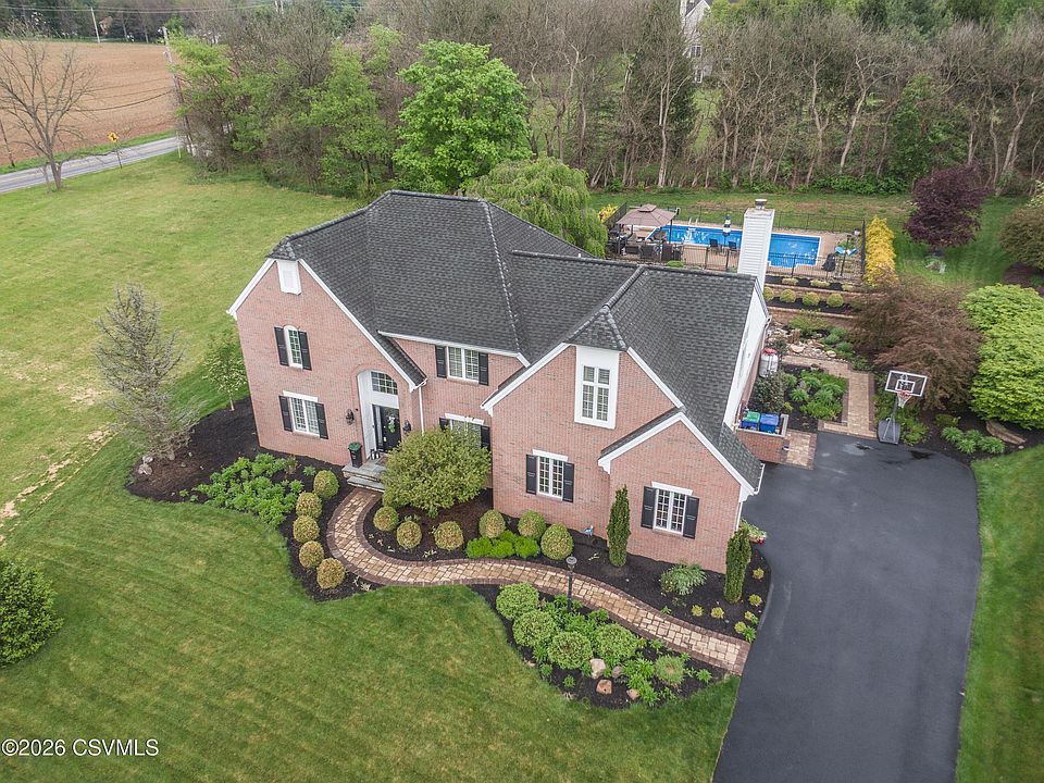 1st image of 10 N Meadow Ct