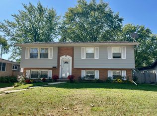 2309 Willow Ln, Rolling Meadows, IL 60008