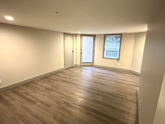 2nd image of 927 NW 24th Ave Unit 2