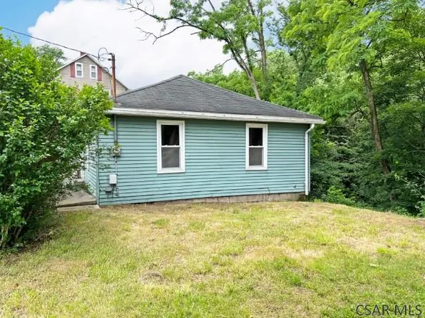1853 Soap Hollow Rd, Johnstown, PA 15905