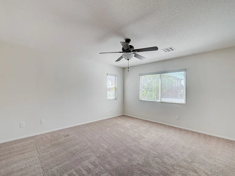 6637 Cliff Shore Ct — Photo 34