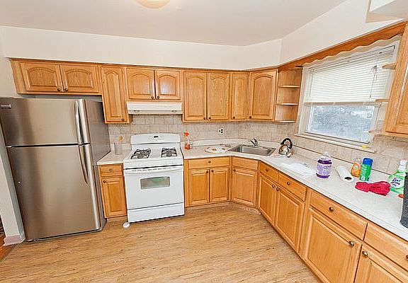 2nd image of 6935 44th Ave #3