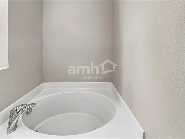 312 Azores Pl — Photo 12