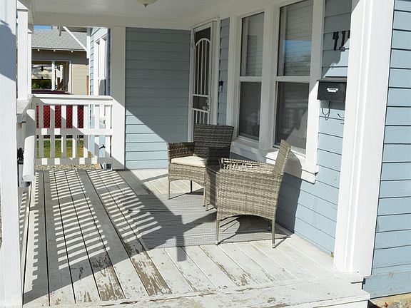 3rd image of 414 Arvin St