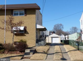 135 Powhattan Ave, Essington, PA 19029