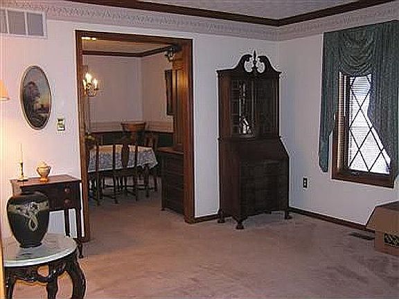 3rd image of 1545 Aberdeen Ct
