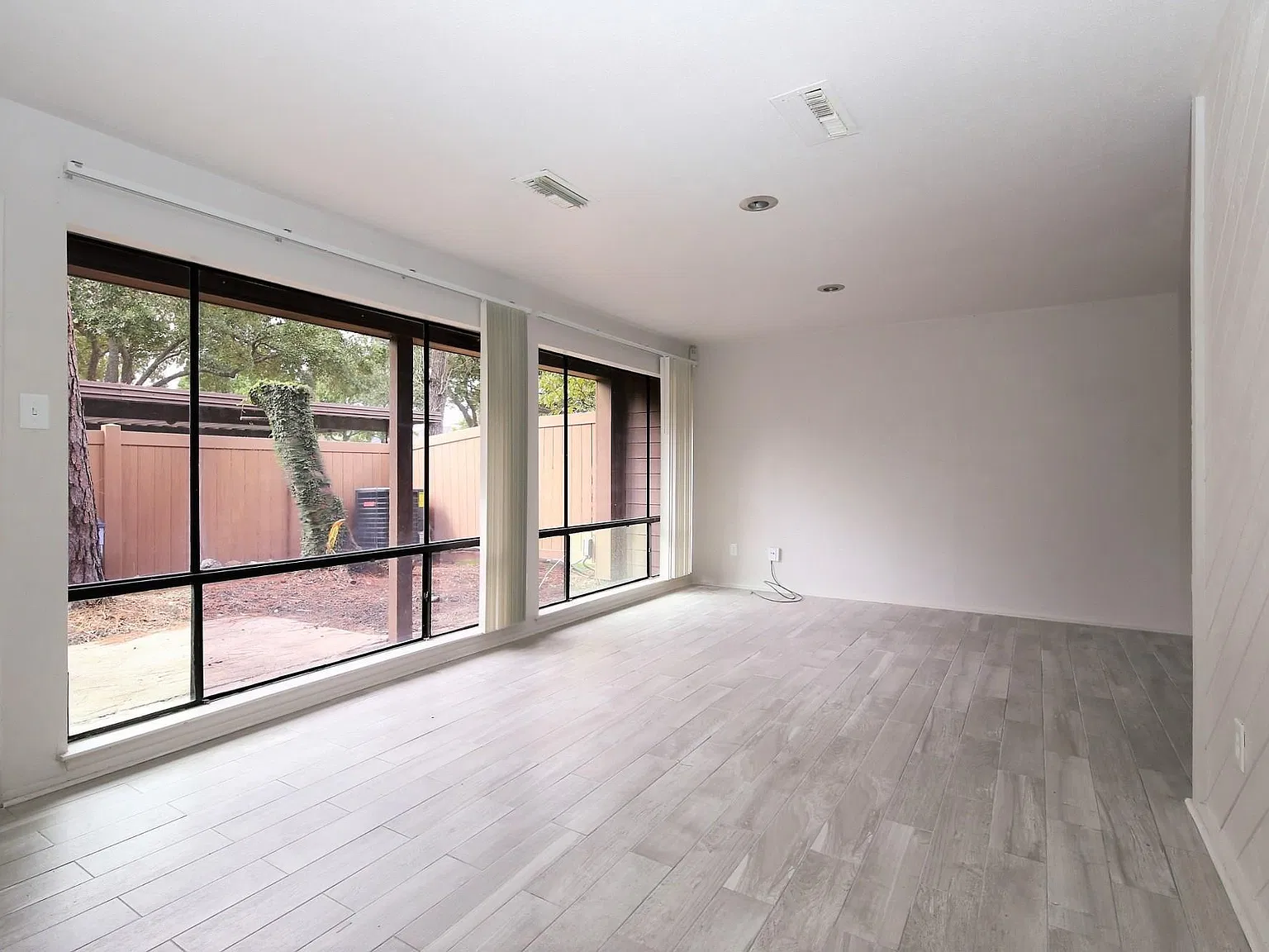 3 bed, 2.5 bath, 1550 sqft, $1,895 — Photo 4