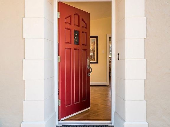 4th image of 305 Sequoia Ave